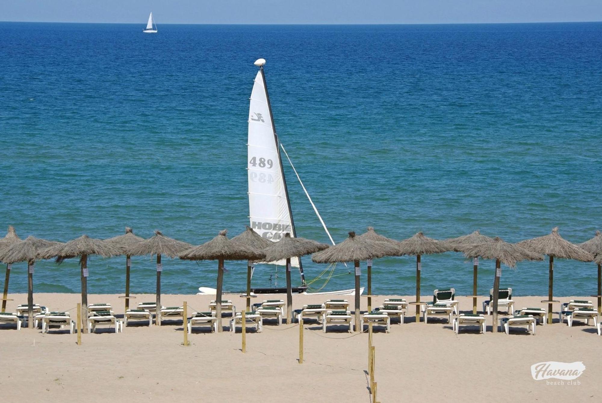 Casa Adosada En Platja De Pals By Apartaments Golf Eksteriør billede