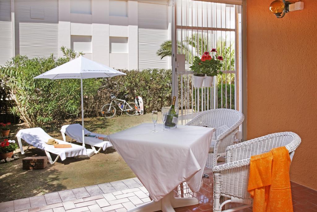 Casa Adosada En Platja De Pals By Apartaments Golf Eksteriør billede
